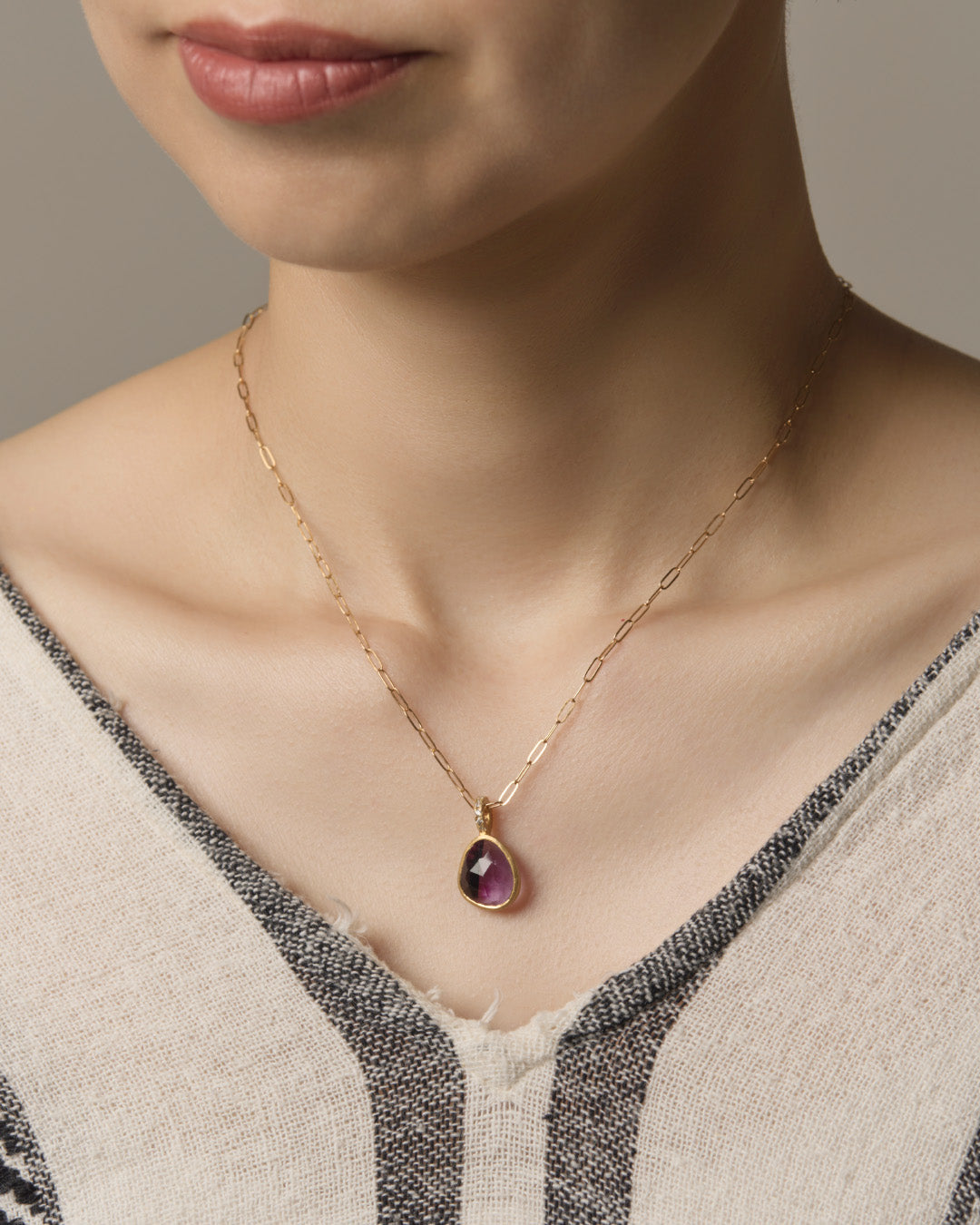 RAW-STONE CHARM  -  Amethyst -  #002