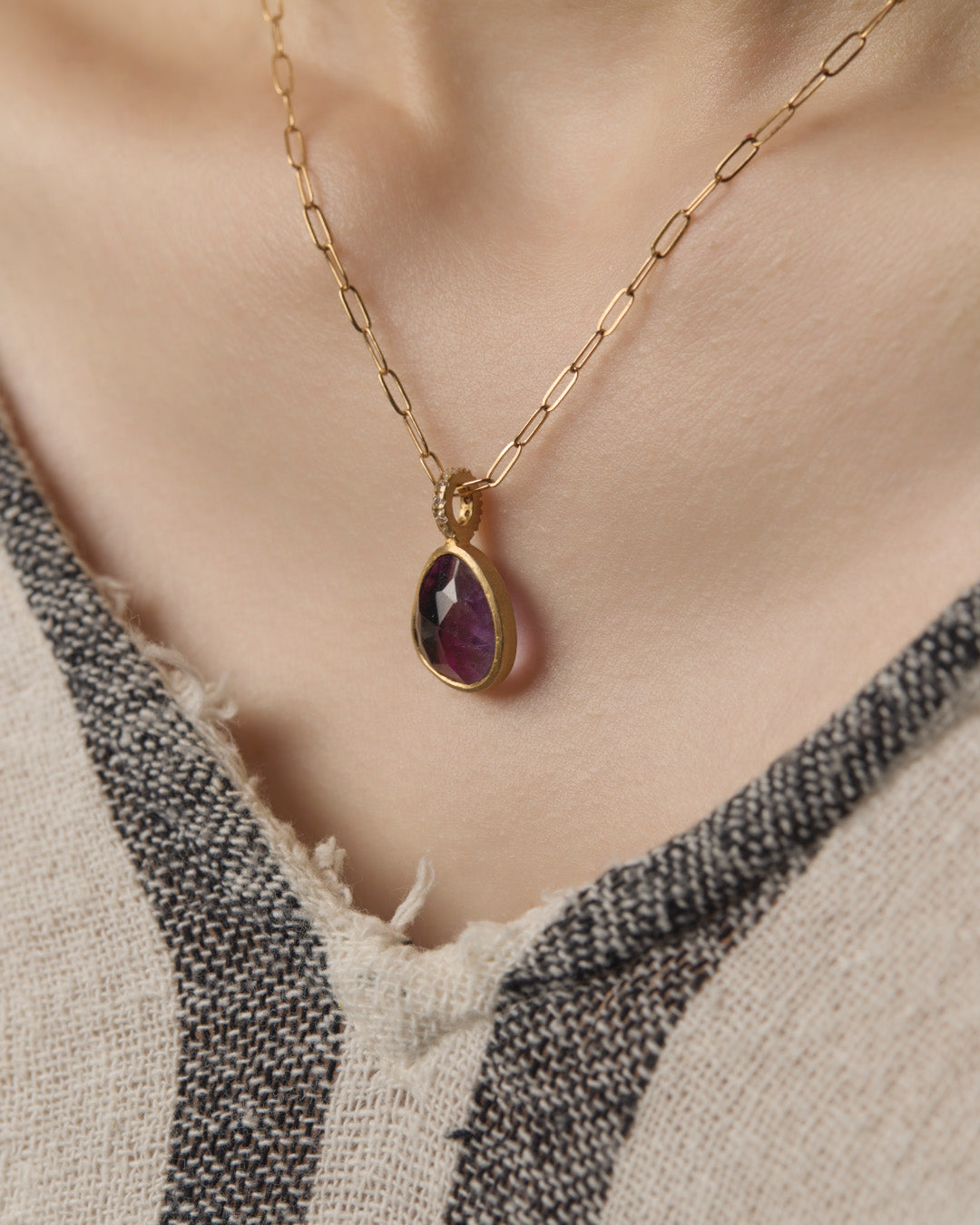RAW-STONE CHARM  -  Amethyst -  #002