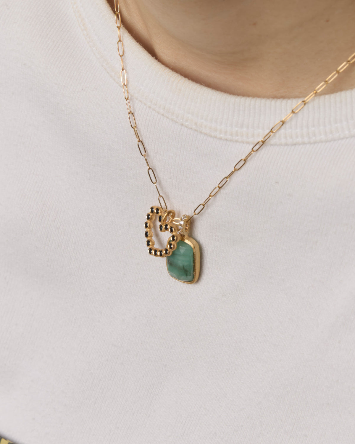 RAW-STONE CHARM  -  Emerald -  #034