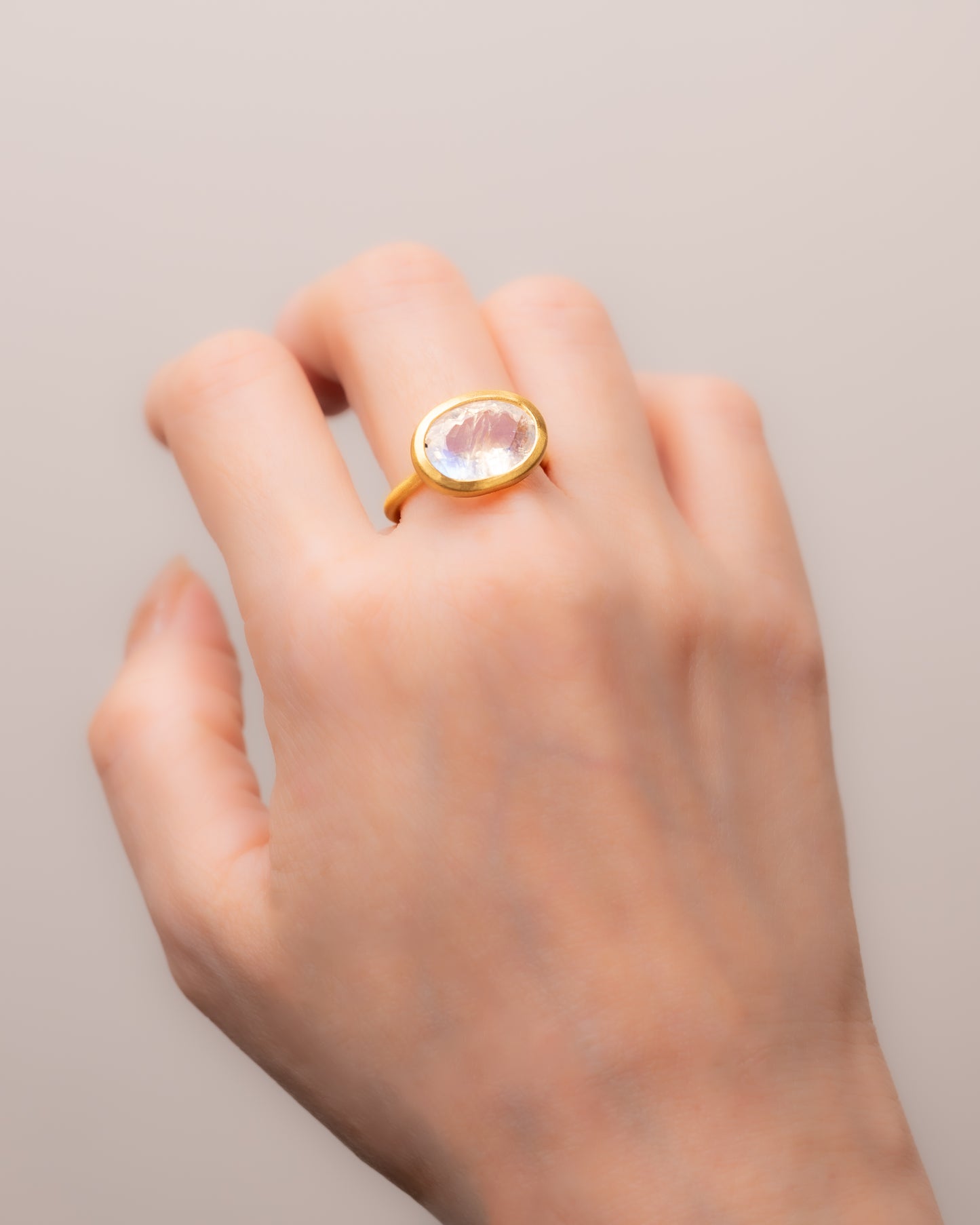RAW-STONE RING  -  Moonstone -  #1635